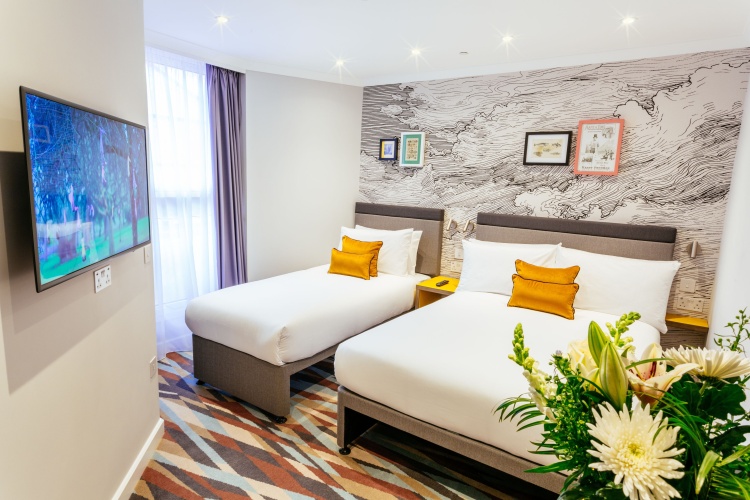 Triple room