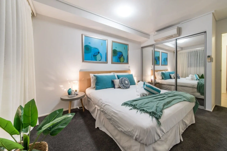 2 Bedrooms Apartment with sea view