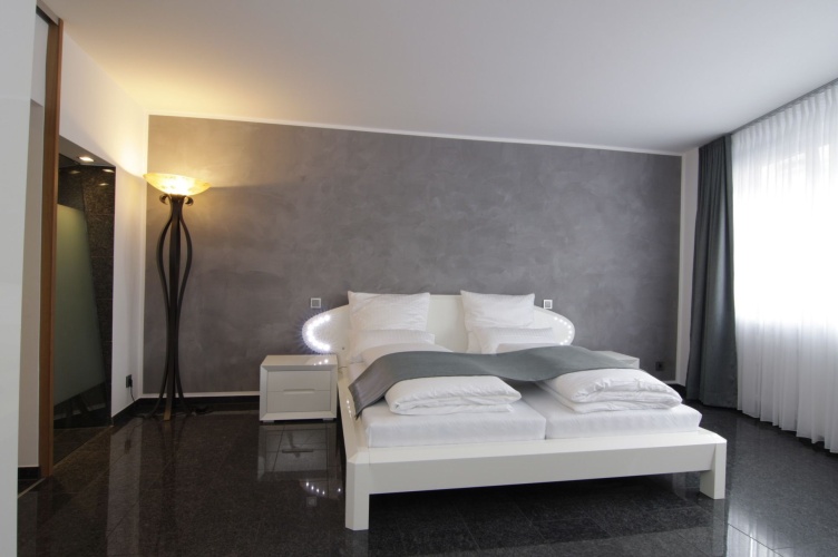 Luxury Single Suite