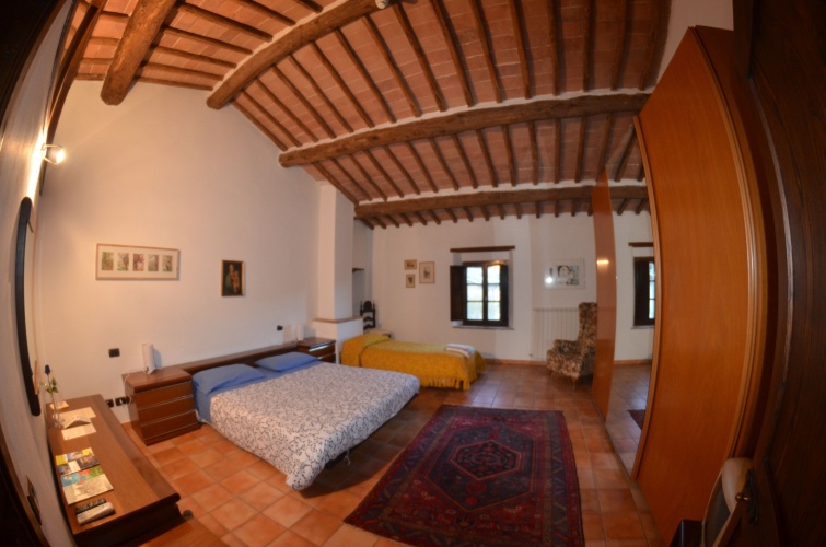 Standard Triple room