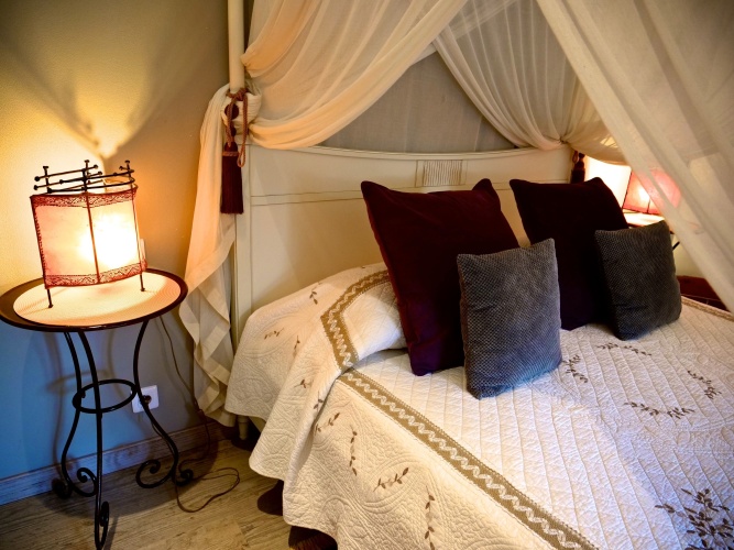 Comfort room