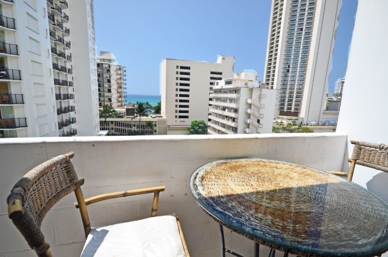 1 Bedroom Apartment with balcony and with ocean view
