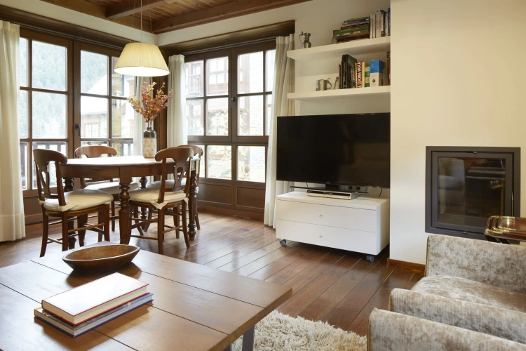 2 Bedrooms Apartment