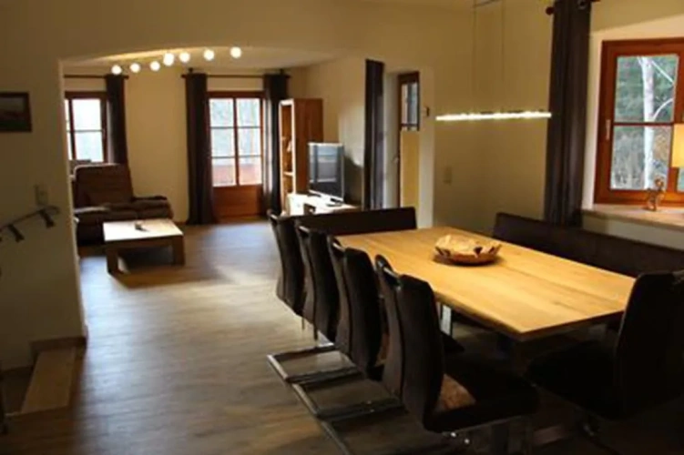 4 Bedrooms Cottage