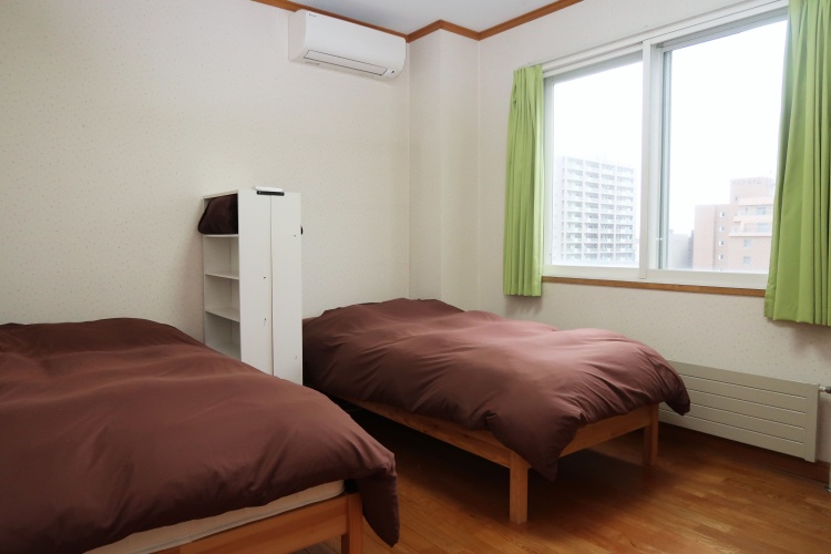 Standard Twin room with harbour view
