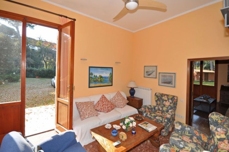 4 Bedrooms Villa