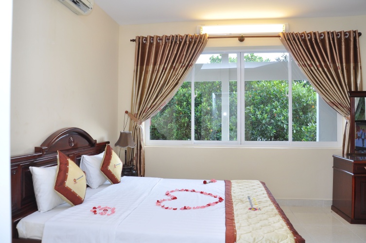 1 Bedroom Apartment with city view