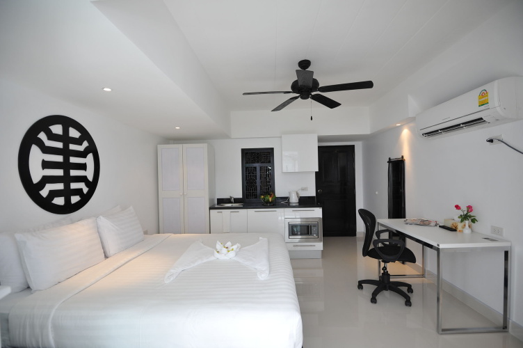 Studio with balcony and with view