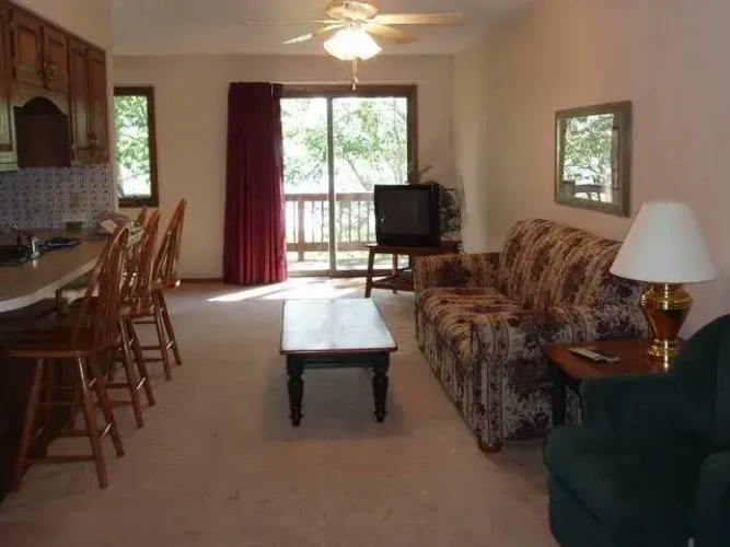 1 Bedroom Standard room with lake view