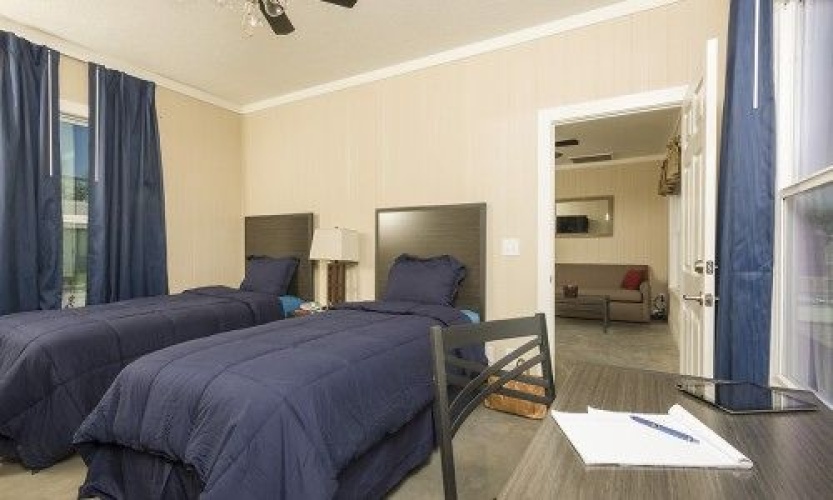 2 Bedrooms Quadruple Cottage