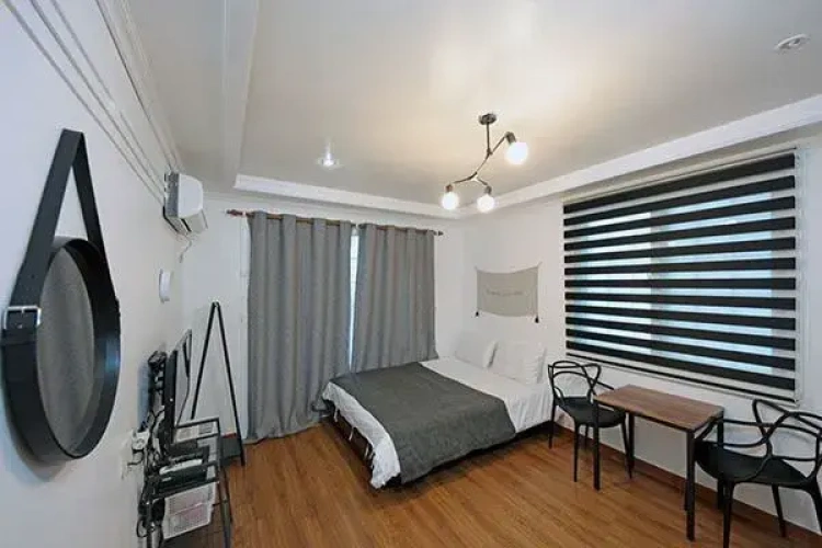 2 Bedrooms Studio