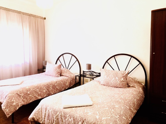 Standard Twin room with balcony