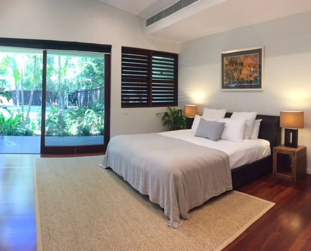 3 Bedrooms Luxury Cottage beachfront