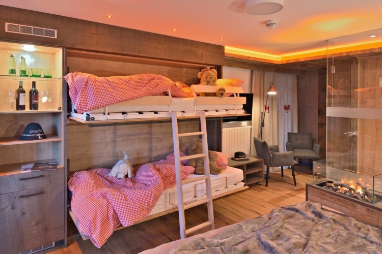 1 Bedroom Deluxe Double room with balcony and with mountain view