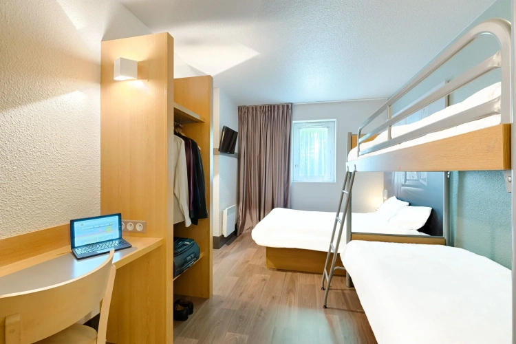 Standard Quadruple room