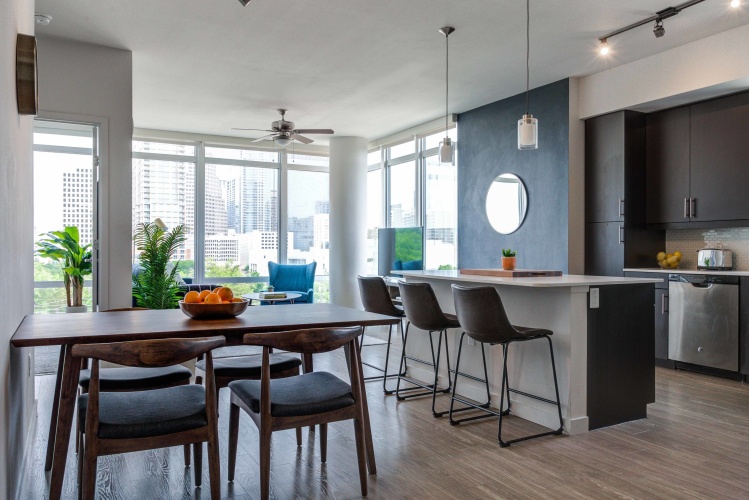2 Bedrooms Executive Suite with city view