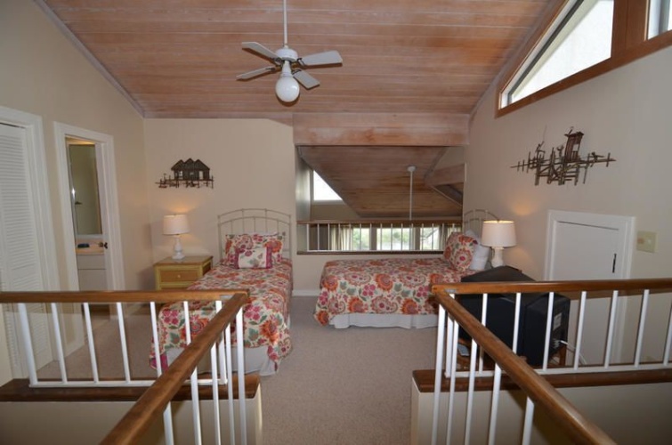 4 Bedrooms Villa