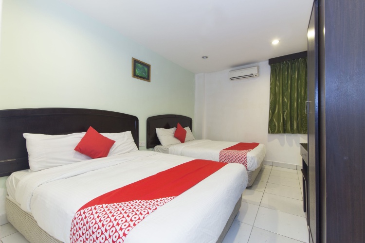 Quadruple Family Suite