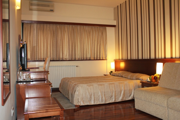 Standard Double room with city view