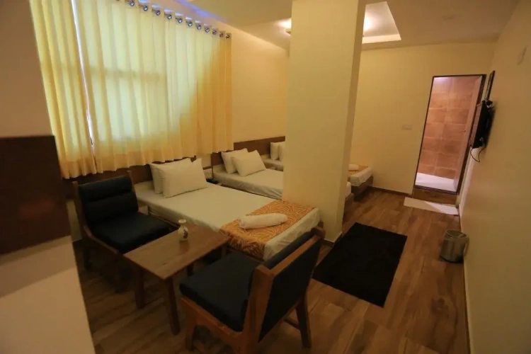Standard Triple room