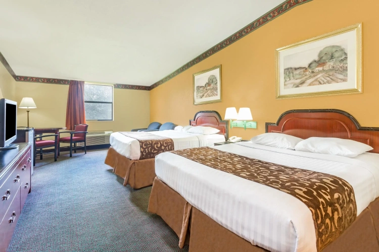Standard Quadruple room