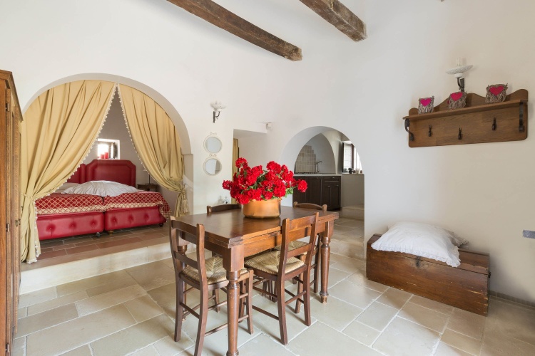 3 Bedrooms Classic Villa