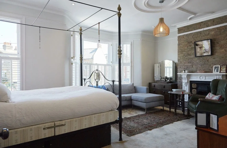 5 Bedrooms Cottage