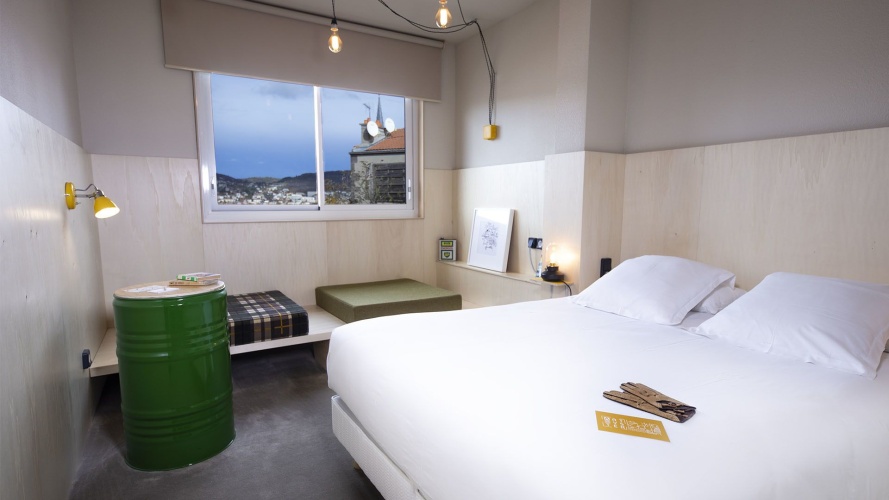Standard Triple room