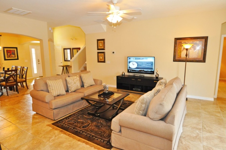 5 Bedrooms Cottage