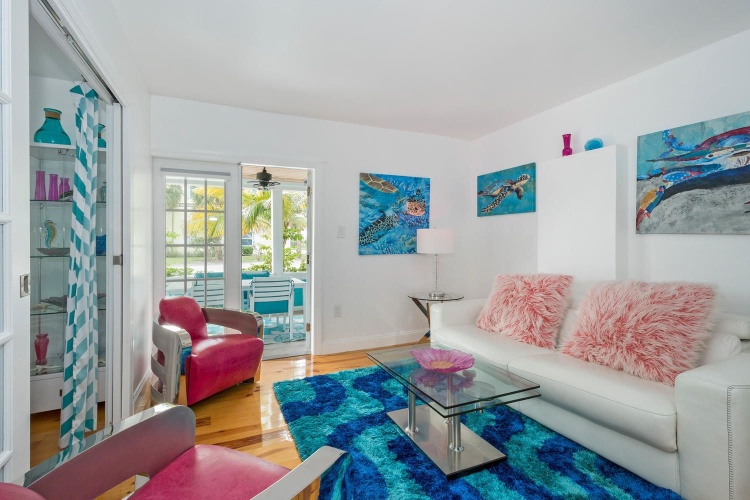 2 Bedrooms Apartment