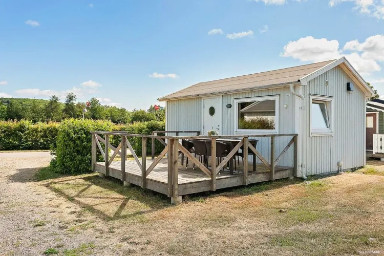 2 Bedrooms Bungalow