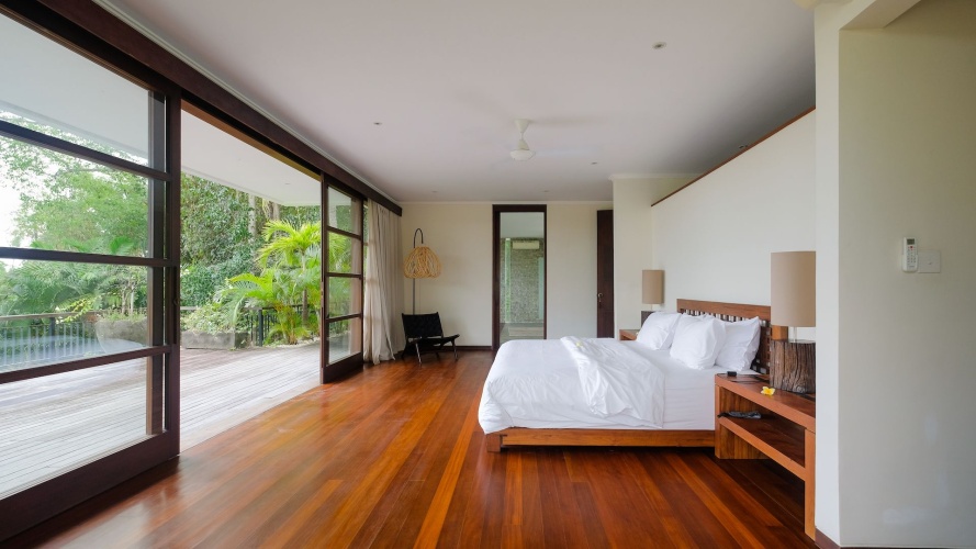4 Bedrooms Villa