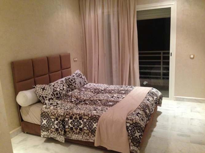 3 Bedrooms Apartment