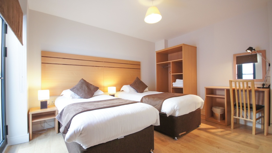 3 Bedrooms Apartment
