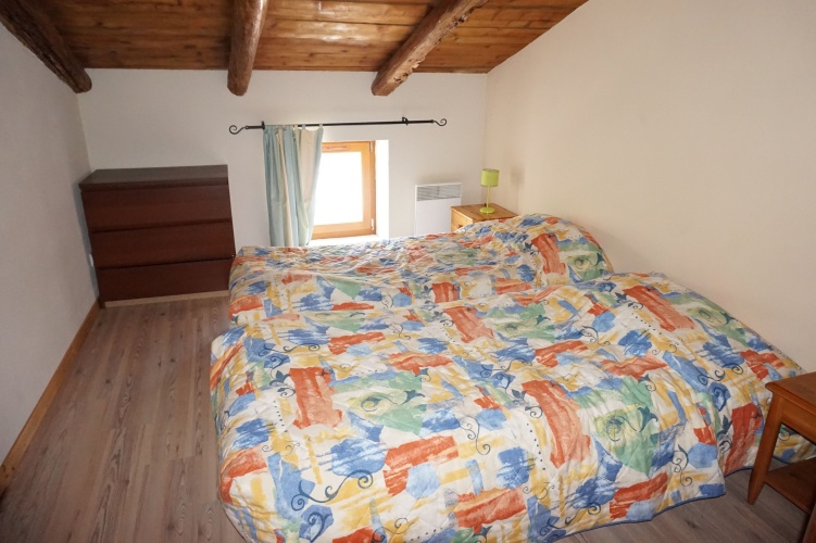 4 Bedrooms Cottage