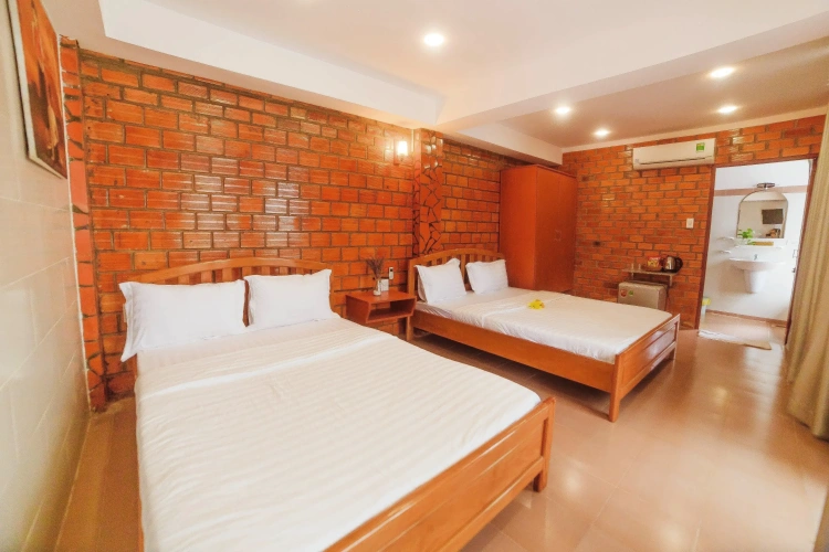 Standard Quadruple Family room