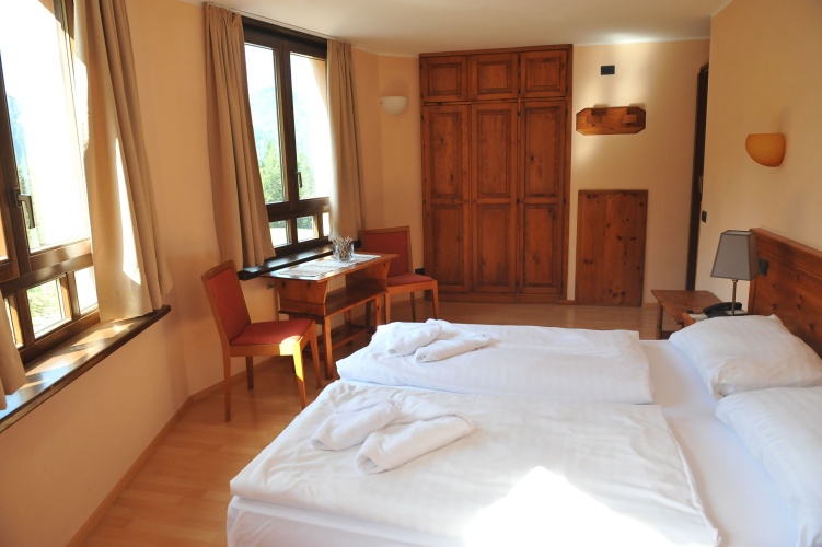 2 Bedrooms Standard Family room