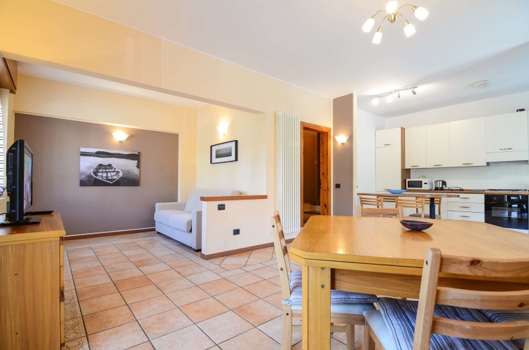 3 Bedrooms Cottage with lake view