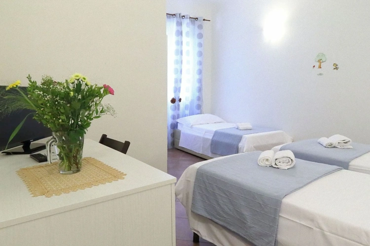 Standard Triple room