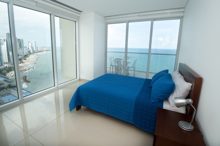 2 Bedrooms Luxury Apartment with bay view