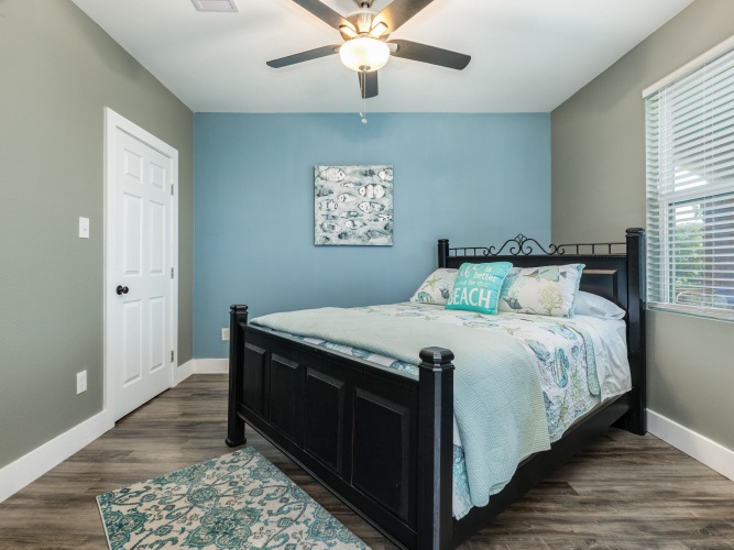 3 Bedrooms Cottage with balcony