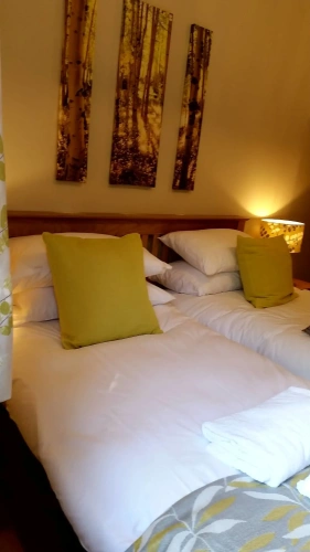 2 Bedrooms Cottage