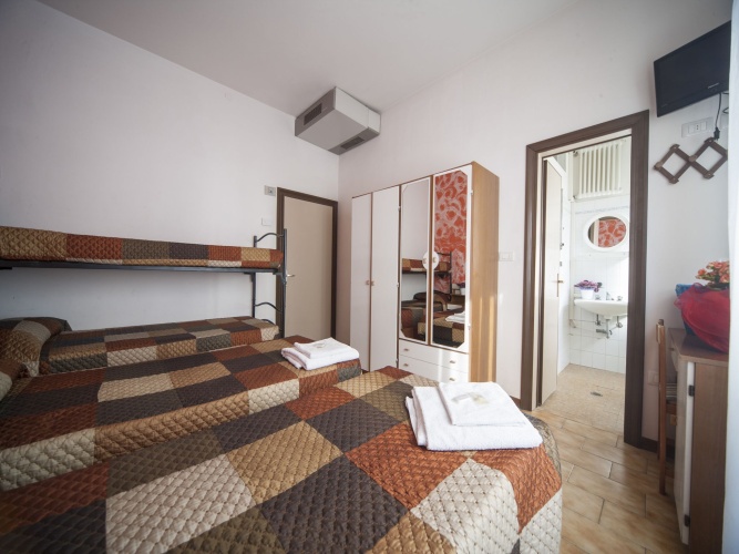 Standard Quadruple room