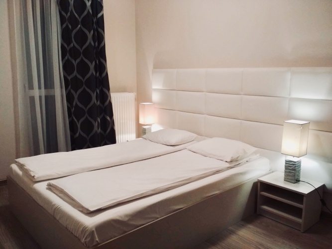 2 Bedrooms Quadruple Apartment with balcony