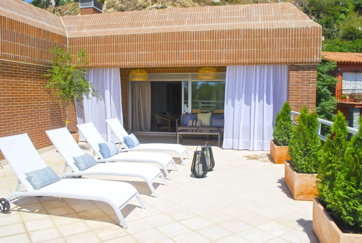 3 Bedrooms Standard Sextuple Penthouse room with sea view