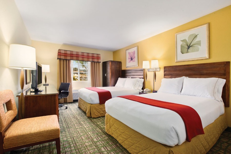 Standard Quadruple room