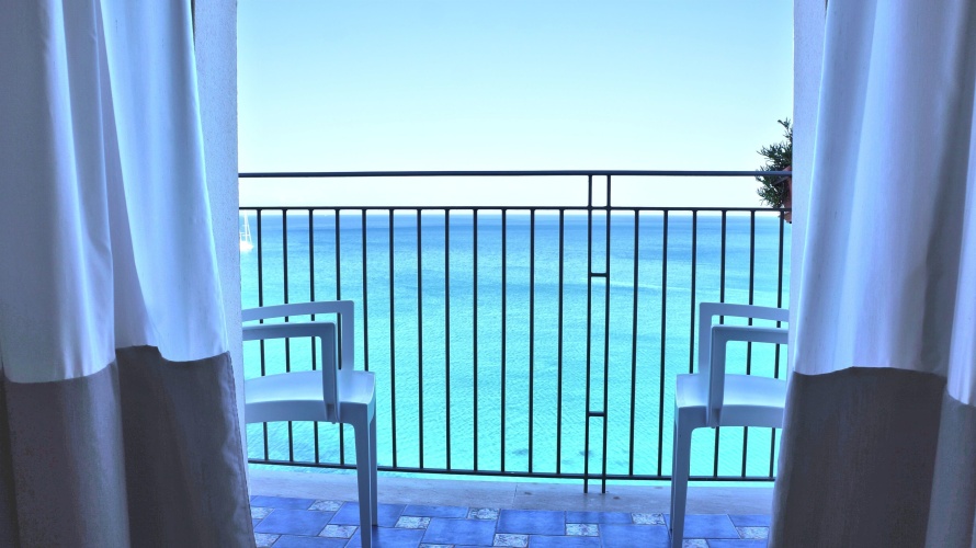 Superior Double room with balcony and with sea view