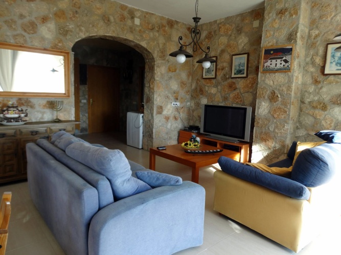 4 Bedrooms Cottage