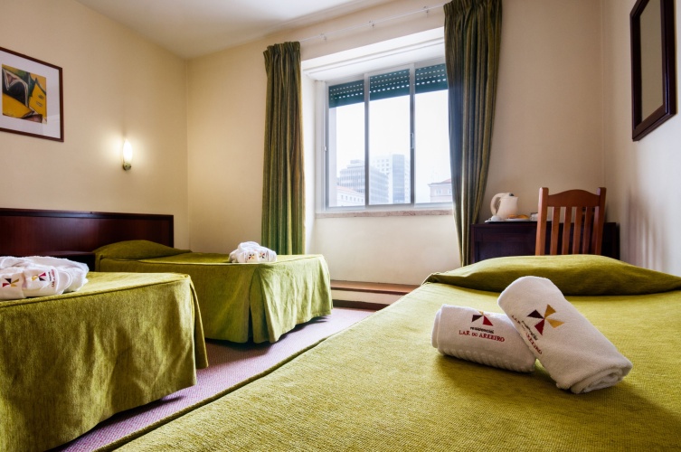 Standard Triple room