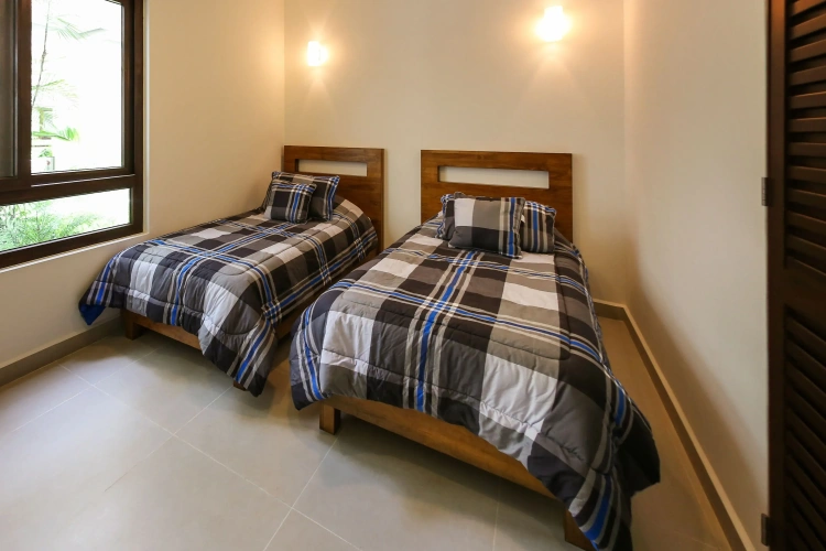 2 Bedrooms Business room